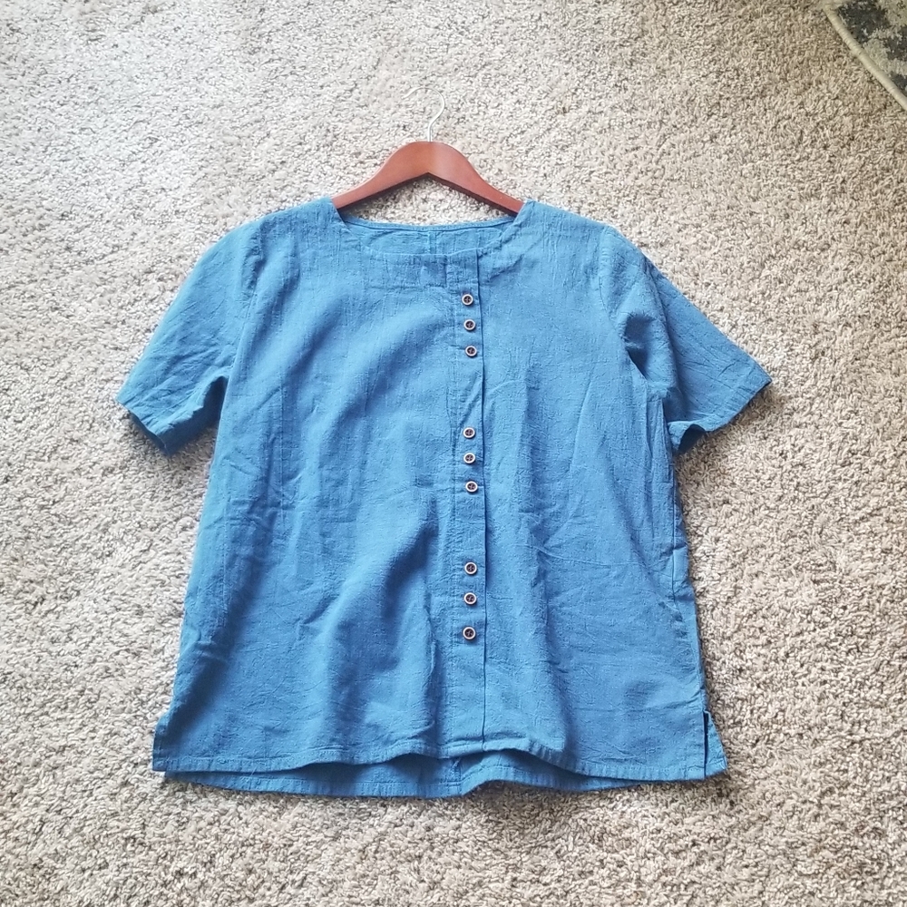 Blue button detailed Top